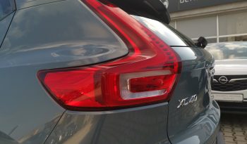 Volvo XC40 D4 AWD Mommentum  AT full