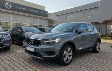 Volvo XC40 D4 AWD Mommentum  AT